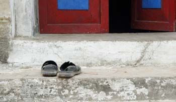 Shoes Off, Cambodian Entrance